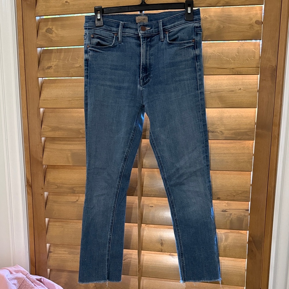 MOTHER mid rise dazzler crop fray Jeans